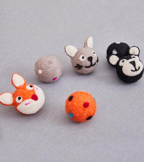 Colorful Interactive Felt Stretch Ball Cat Toy With Bell Sound -