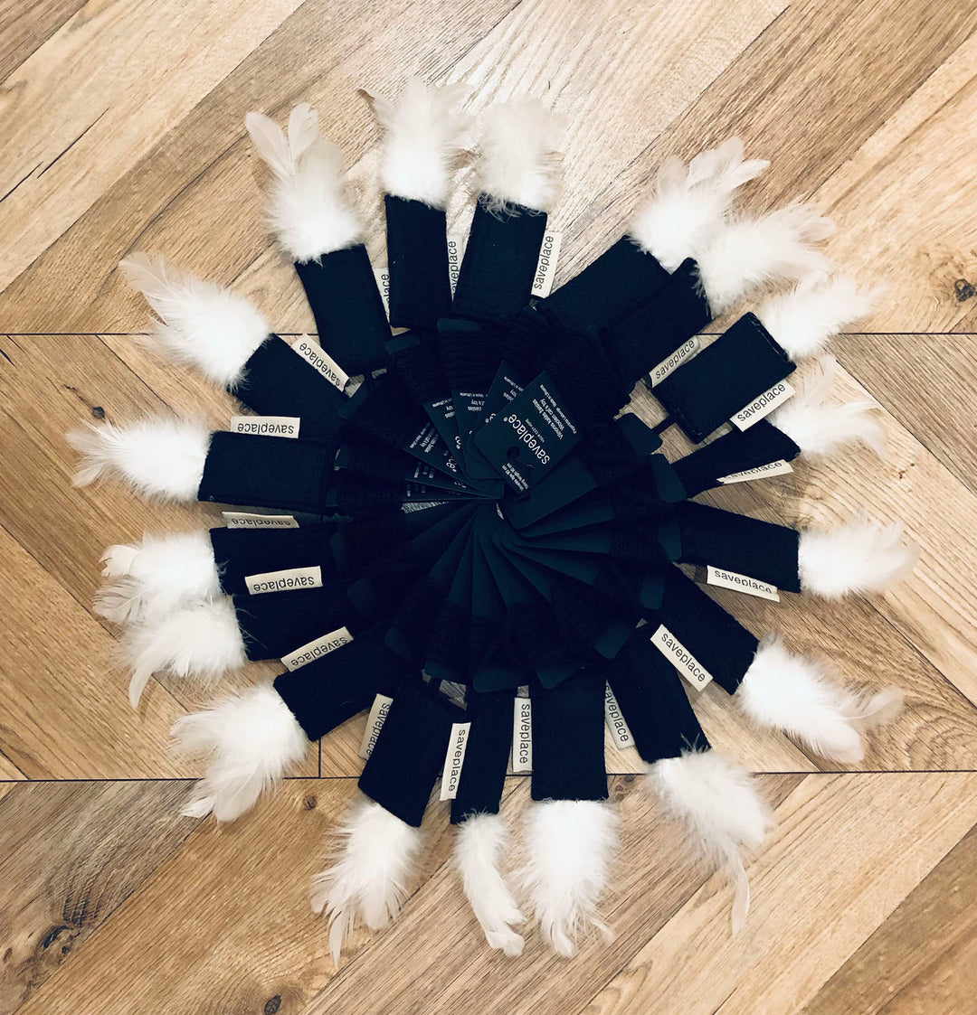 NIGHT Saveplace® black artificial wool cat toy with feathers